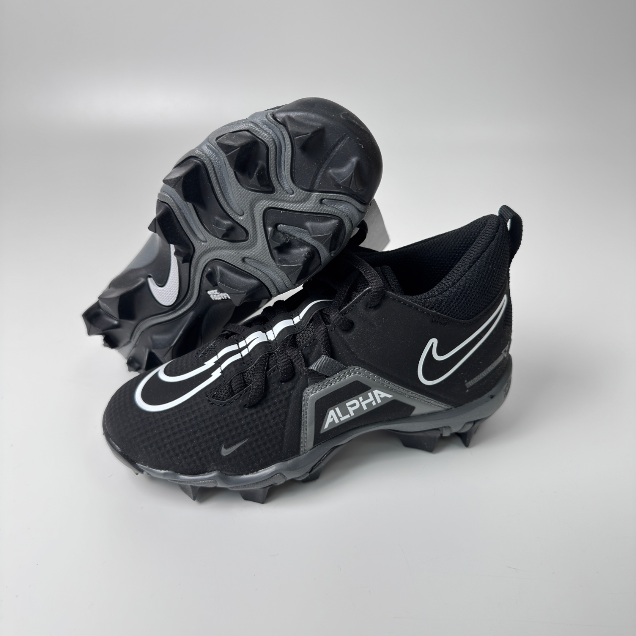 Nike Alpha Menace 4 Pro – Schwarze Premium Football-Schuhe